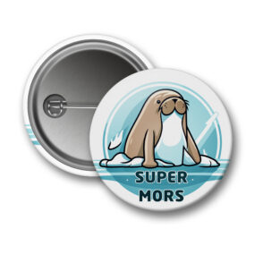 Przypinka z motywem morsowania – grafika przedstawiająca uroczego morsa w lodowej scenerii z napisem "Super Mors".
