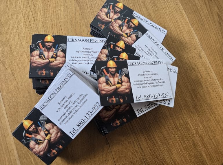 Zestaw personalizowanych magnesów na lodówkę wykonanych na folii magnetycznej według projektu klienta.