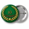 Przypinka 10 Lat po Maturze: przypinka na spotkanie klasowe z napisem 10 lat po maturze oraz polem rocznik (np. Rocznik 2017) – przód i aluminiowy tył z agrafką