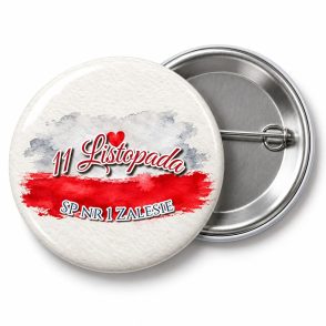 Przypinka 11 Listopada Czerwony Pędzel: przypinka na 11 Listopada z napisem 11 Listopada oraz polem szkoła (np. SP nr 1 Zalesie) – przód i aluminiowy tył z agrafką