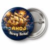 Przypinka Ahoj Nowy Roku: przypinka na Sylwestra z napisem Ahoj Nowy Roku! – przód i aluminiowy tył z agrafką