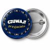 Przypinka Czuwaj Przyjacielu Pierścień Gwiazd: przypinka na Dzień Myśli Braterskiej z napisem Czuwaj! przyjacielu – przód i aluminiowy tył z agrafką