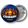 Przypinka Czuwamy Razem: przypinka na Dzień Myśli Braterskiej z napisem Czuwamy razem – przód i aluminiowy tył z agrafką