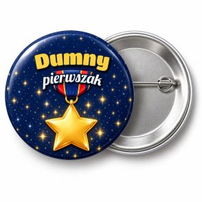 Przypinka Dumny Pierwszak Gwiezdny Order: przypinka na pasowanie pierwszoklasisty z napisem Dumny pierwszak – przód i aluminiowy tył z agrafką