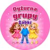 Wzór: Przypinka Dyżurna Grupy z Dziećmi – napis Dyżurna grupy i pole grupa na kolorowej grafice