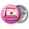 Przypinka Dyżurna Tygodnia Kalendarz: przypinka dla dyżurnego z napisem Dyżurna tygodnia – przód i aluminiowy tył z agrafką