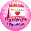 Wzór: Przypinka Dyżurna Tygodnia Kalendarz – kolorowa grafika z napisem Dyżurna tygodnia