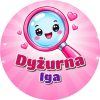 Wzór: Przypinka Dyżurna z Lupą – napis Dyżurna i pole imię na kolorowej grafice