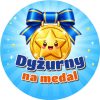 Wzór: Przypinka Dyżurny na Medal Niebieska Wstążka – kolorowa grafika z napisem Dyżurny na medal