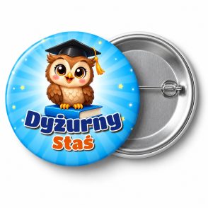 Przypinka Dyżurny Sowa na Książkach: przypinka dla dyżurnego z napisem Dyżurny oraz polem imię (np. Staś) – przód i aluminiowy tył z agrafką