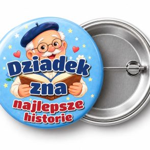 Przypinka Dziadek Zna Najlepsze Historie: przypinka na Dzień Babci i Dziadka z napisem Dziadek zna najlepsze historie – przód i aluminiowy tył z agrafką
