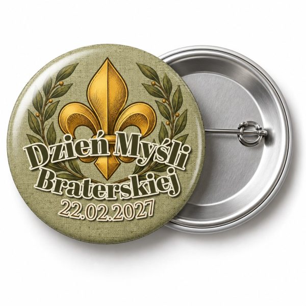 Przypinka Dzień Myśli Braterskiej 2027 Lilijka: przypinka na Dzień Myśli Braterskiej z napisem Dzień Myśli Braterskiej oraz polem data (np. 22.02.2027) – przód i aluminiowy tył z agrafką