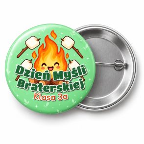 Przypinka Dzień Myśli Braterskiej Klasa Ognisko: przypinka na Dzień Myśli Braterskiej z napisem Dzień Myśli Braterskiej oraz polem klasa (np. Klasa 3a) – przód i aluminiowy tył z agrafką