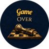 Wzór: Przypinka Game Over Przewrócony Król Szachowy – grafika z napisem Game Over
