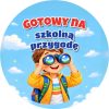 Wzór: Przypinka Gotowy na Szkolną Przygodę Chłopiec z Lornetką – grafika z napisem Gotowy na szkolną przygodę