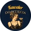 Wzór: Przypinka Kawaler do Wzięcia Dama z Lat Dwudziestych – grafika z napisem Kawaler do wzięcia