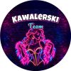 Wzór: Przypinka Kawalerski Team Tancerka z Boa – grafika z napisem Kawalerski Team