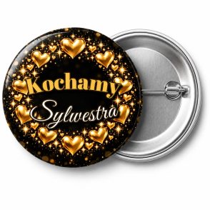 Przypinka Kochamy Sylwestra: przypinka na Sylwestra z napisem Kochamy Sylwestra – przód i aluminiowy tył z agrafką