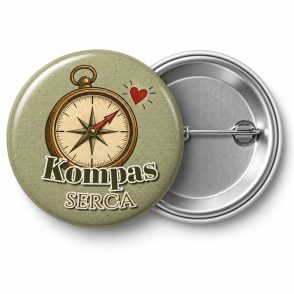 Przypinka Kompas Serca: przypinka na Dzień Myśli Braterskiej z napisem Kompas serca – przód i aluminiowy tył z agrafką
