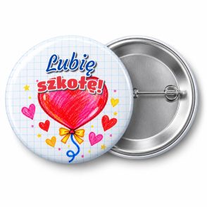 Przypinka Lubię Szkołę Kredkowe Serduszka: przypinka na pasowanie pierwszoklasisty z napisem Lubię szkołę! – przód i aluminiowy tył z agrafką