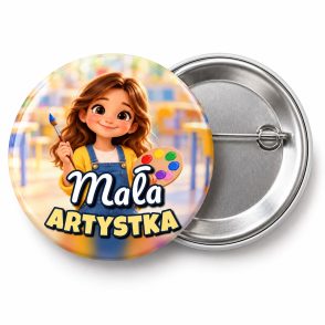 Przypinka Mała Artystka z Paletą: przypinka na pasowanie pierwszoklasisty z napisem Mała artystka – przód i aluminiowy tył z agrafką