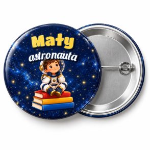 Przypinka Mały Astronauta na Książkach: przypinka na pasowanie pierwszoklasisty z napisem Mały astronauta – przód i aluminiowy tył z agrafką