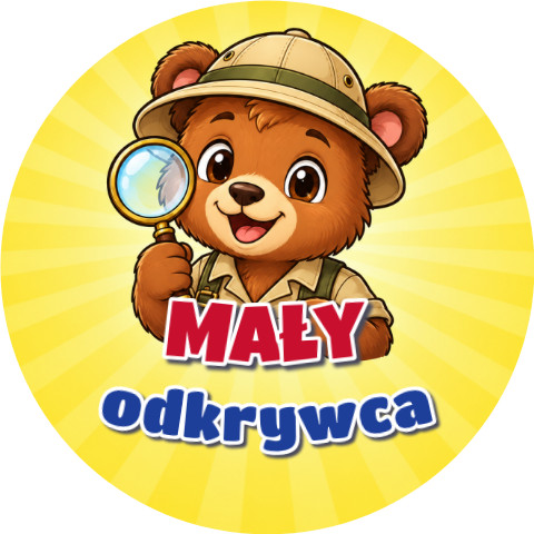 Wzór: Przypinka Mały Odkrywca Miś z Lupą – grafika z napisem Mały odkrywca