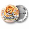 Przypinka Mały Przedszkolak Grupa Lwiątka: przypinka na pasowanie na przedszkolaka z napisem Mały Przedszkolak oraz polem grupa (np. Grupa Lwiątka) – przód i aluminiowy tył z agrafką