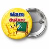 Przypinka Mam Dyżur Gąbka: przypinka dla dyżurnego z napisem Mam dyżur! – przód i aluminiowy tył z agrafką