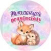 Wzór: Przypinka Mam Nowych Przyjaciół Lisek i Jeżyk – grafika z napisem Mam nowych przyjaciół!