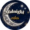 Wzór: Przypinka Midnight Vibes – sylwestrowa grafika z napisem Midnight vibes