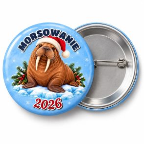 Przypinka Mors w Czapce Mikołaja: przypinka na Boże Narodzenie z napisem MORSOWANIE oraz polem rok (np. 2026) – przód i aluminiowy tył z agrafką