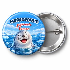 Przypinka Morsowanie Poprawia Humor: przypinka dla morsów z napisem Morsowanie poprawia humor – przód i aluminiowy tył z agrafką