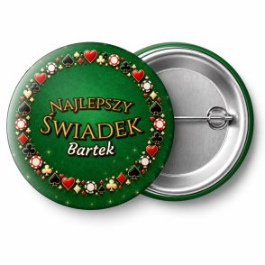 Przypinka Najlepszy Świadek z Imieniem Wieniec Kart i Żetonów: przypinka na wieczór kawalerski z napisem Najlepszy Świadek oraz polem imię (np. Bartek) – przód i aluminiowy tył z agrafką