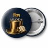 Przypinka Pan Młody Złoty Cylinder z Różą: przypinka na wieczór kawalerski z napisem Pan Młody – przód i aluminiowy tył z agrafką