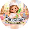 Wzór: Przypinka Pasowanie na Przedszkolaka Dziewczynka z Kredką – grafika z napisem Pasowanie na przedszkolaka