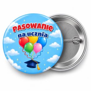 Przypinka Pasowanie na Ucznia Balony: przypinka na pasowanie pierwszoklasisty z napisem Pasowanie na ucznia – przód i aluminiowy tył z agrafką