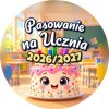 Wzór: Przypinka Pasowanie na Ucznia z Rokiem Szkolnym Tort – napis Pasowanie na Ucznia i pole rok szkolny
