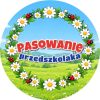 Wzór: Przypinka Pasowanie Przedszkolaka Wianek ze Stokrotek – grafika z napisem Pasowanie przedszkolaka