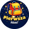 Wzór: Przypinka Pierwsza Klasa Kosmiczny Plecak – grafika z napisem Pierwsza klasa!
