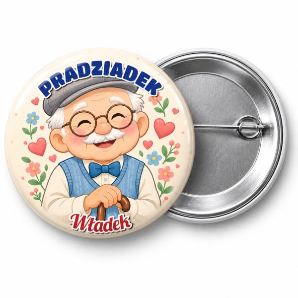 Przypinka Pradziadek Emblemat: przypinka na Dzień Babci i Dziadka z napisem PRADZIADEK oraz polem imię (np. Władek) – przód i aluminiowy tył z agrafką