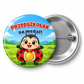 Przypinka Przedszkolak na Medal Biedronka z Medalem: przypinka na pasowanie na przedszkolaka z napisem Przedszkolak na medal! – przód i aluminiowy tył z agrafką