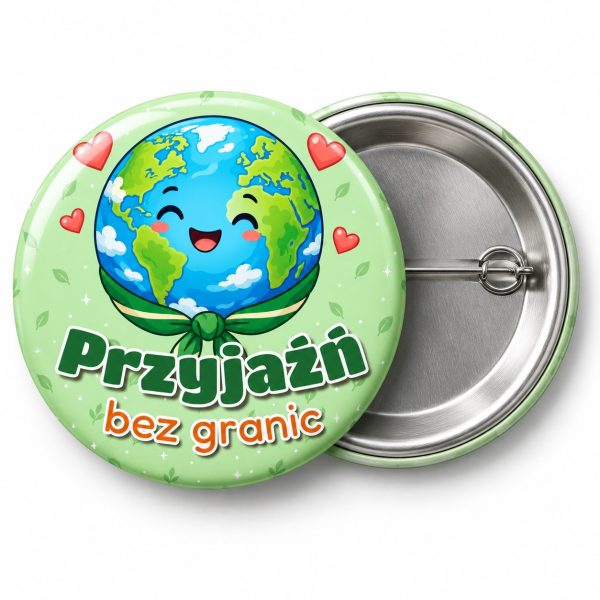 Przypinka Przyjaźń bez Granic: przypinka na Dzień Myśli Braterskiej z napisem Przyjaźń bez granic – przód i aluminiowy tył z agrafką