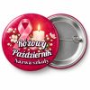 Przypinka Różowy Październik Szkoła Świeca: przypinka na Różowy Październik z napisem Różowy Październik oraz polem nazwa szkoły (np. Nazwa szkoły) – przód i aluminiowy tył z agrafką