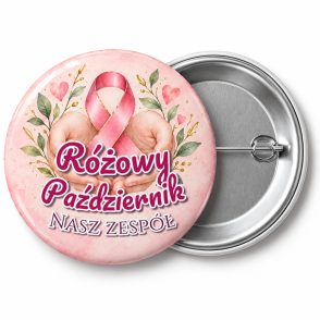Przypinka Różowy Październik Zespół Dłonie: przypinka na Różowy Październik z napisem Różowy Październik oraz polem zespół (np. Nasz zespół) – przód i aluminiowy tył z agrafką