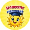 Wzór: Przypinka Słoneczny Pierwszak Słoneczko w Birecie – grafika z napisem Słoneczny pierwszak