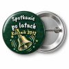 Przypinka Spotkanie po Latach Kredowy Dzwonek: przypinka na spotkanie klasowe z napisem Spotkanie po latach oraz polem rocznik (np. Rocznik 2012) – przód i aluminiowy tył z agrafką