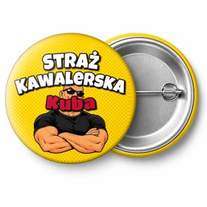 Przypinka Straż Kawalerska z Imieniem Komiksowy Ochroniarz: przypinka na wieczór kawalerski z napisem Straż Kawalerska oraz polem imię (np. Kuba) – przód i aluminiowy tył z agrafką