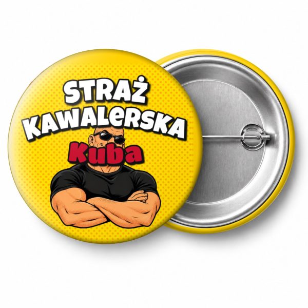 Przypinka Straż Kawalerska z Imieniem Komiksowy Ochroniarz: przypinka na wieczór kawalerski z napisem Straż Kawalerska oraz polem imię (np. Kuba) – przód i aluminiowy tył z agrafką