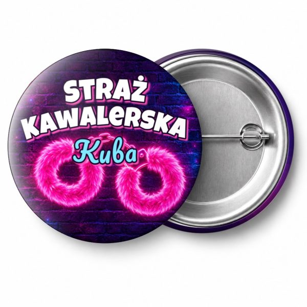 Przypinka Straż Kawalerska z Imieniem Neonowe Kajdanki: przypinka na wieczór kawalerski z napisem Straż Kawalerska oraz polem imię (np. Kuba) – przód i aluminiowy tył z agrafką